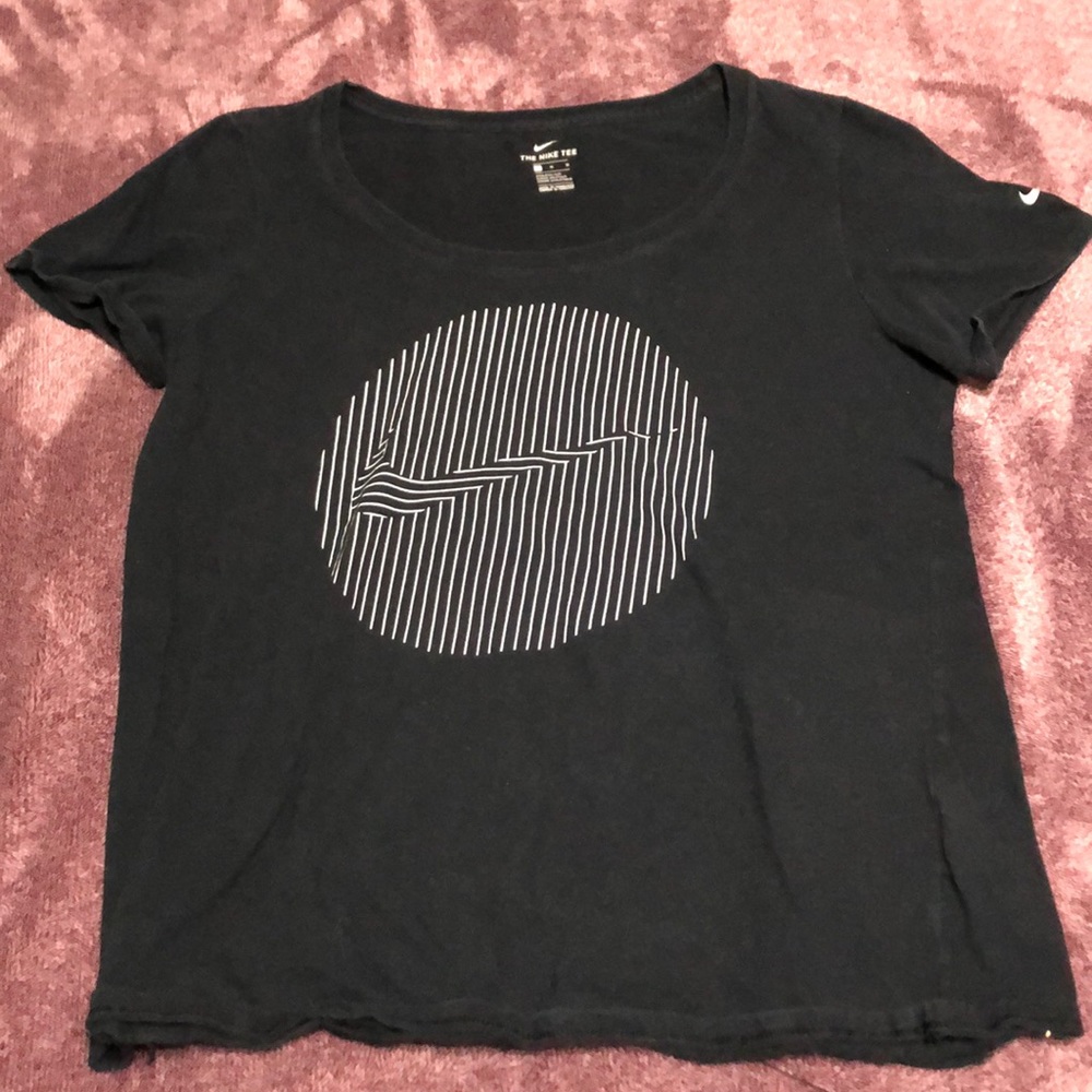 black nike short sleeve size medium